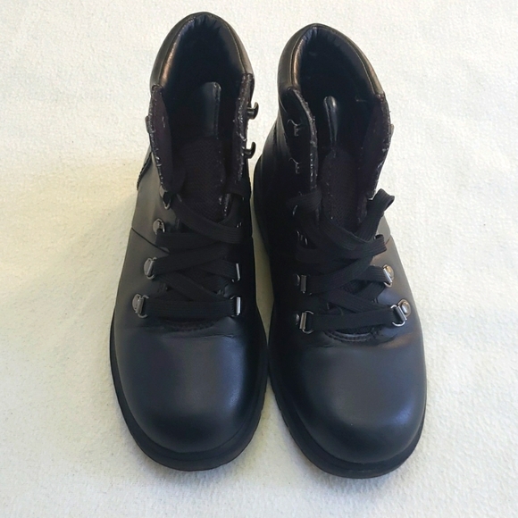 Boys Boots - Picture 2 of 4